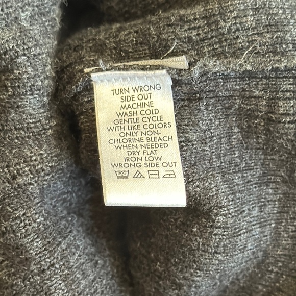 Calvin Klein Gray Gradient Men's Sweater - Picture 6 of 7